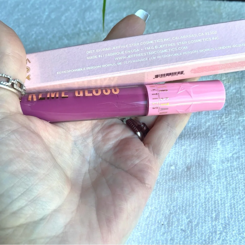 Jeffree Star MORE THAN FRIENDS Supreme Gloss purple pink shade new in box